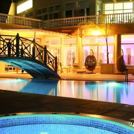 Apartment At Caesar